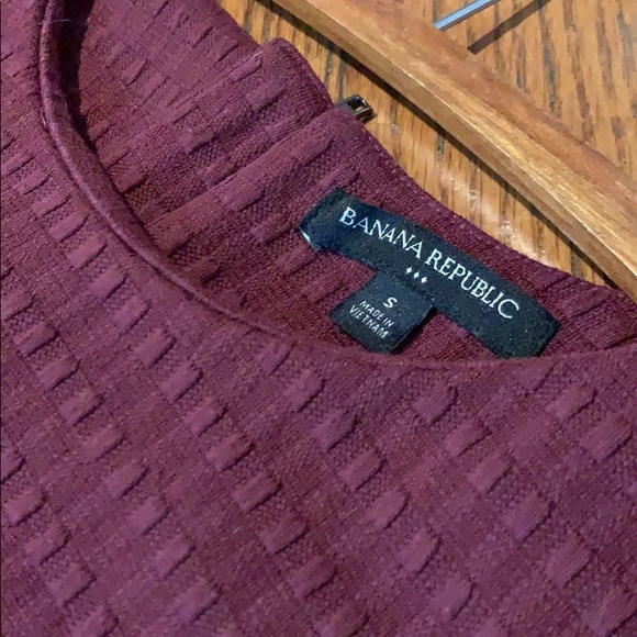 Banana Republic Crop Sweater - Picture 2 of 7